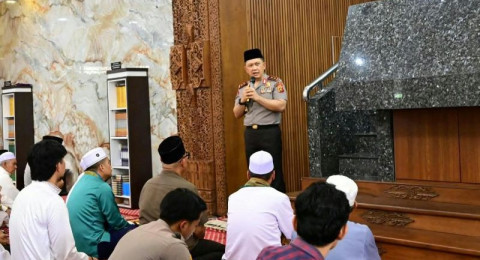 Kapolda Jambi Salat Jumat Keliling, Ajak Masyarakat Jaga Kamtibmas dan Berantas Narkoba